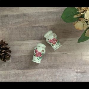 Vintage salt and pepper shakers.